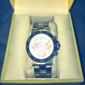 Invicta gold quartz movement watch